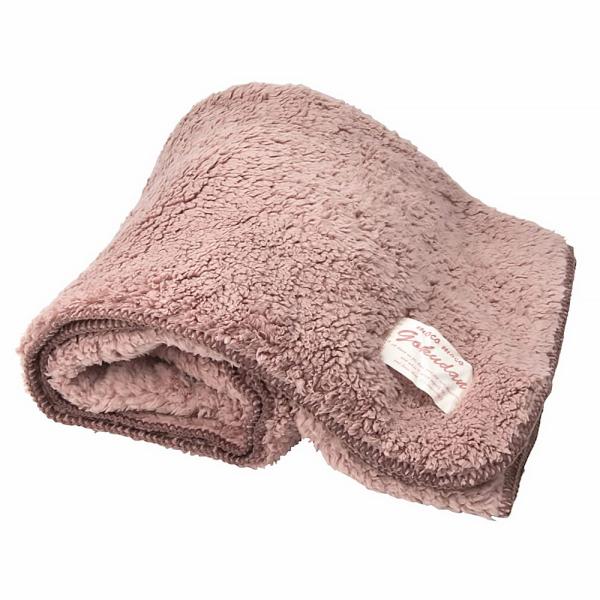 【商品概要】ふわふわの暖かさ、とろふわの肌ざわりにつつまれるブランケット。1本の糸が9ミクロンと細く、柔らかく肌ざわりがよい。毛足が長くボリュームもあり、空気の層を溜め込むので暖か。体がスッポリ収まる大判サイズ。ひざ掛けやおやすみ時の毛布と...