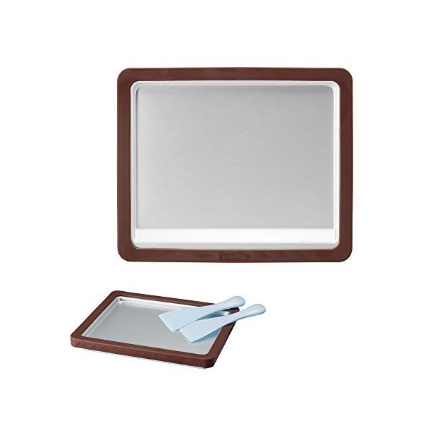 【商品概要】サイズ(約):幅29.1cm×奥行き24.3cm×高さ3.2cm家庭用:ご家庭でかんたんにシャーベットやロールアイスを作ることができます。使い方:凍らせておいた本体に、ジュースやアイスクリームミックスを入れてかき混ぜるだけ!作れ...