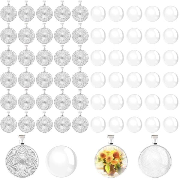 【商品概要】セット内容：銀色トレー30個＋ガラスドーム30個サイズ：内径25mmアンティーク調のアクセサリーパーツで、初心者さんの練習用にもピッタリ。大人気の手芸用品です。作り方、使い方は色々！手作りのネックレスやブレスレット、アクセサリー...