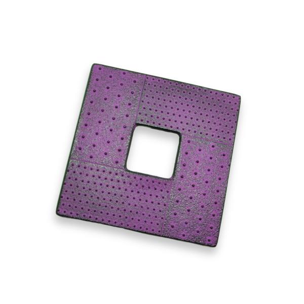 【商品概要】生産地：日本製 / 素材： 本体・鋳鉄サイズ： W13×D13×H1cm南部鉄器は、900年の歴史を誇る岩手の伝統工芸品。 岩手の次代の窯師たちのもと確かな技と細やかな心配りによって仕上げられています。 素朴で味のある質感を持ち...