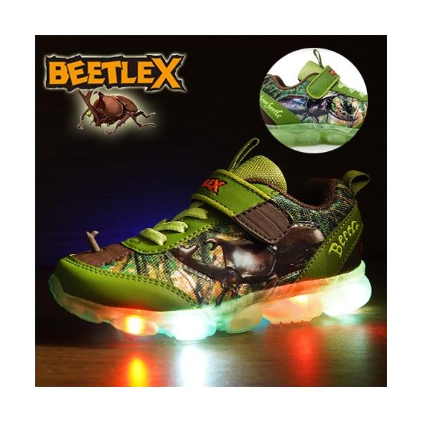 ※※※祝１００００足突破!!!※※※歩くときの衝撃でライトがピカピカ光ります。マジックタイプで履き口が大きく開き、脱ぎ履きが簡単です。インサイドとアウトサイドでデザインが違います。インサイドは樹にとまるオオクワガタをイメージ。アウトサイドは...
