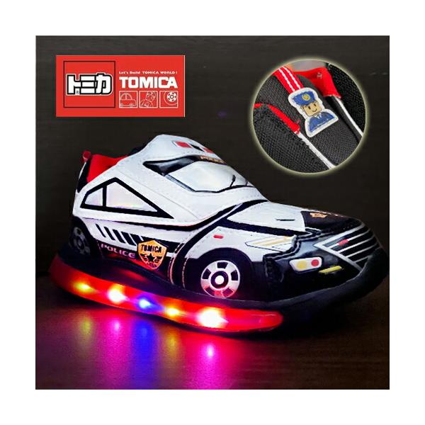人気のTOMICAから光るスニーカーが登場！暗闇で光るから安全!!目立つからみんなの人気者に!!プレゼントでも喜ばれる大人気商品です！お子様自身でも脱ぎ履きしやすい!■サイズ：15cm/16cm/17cm/18cm/19cm※初期不良以外は...