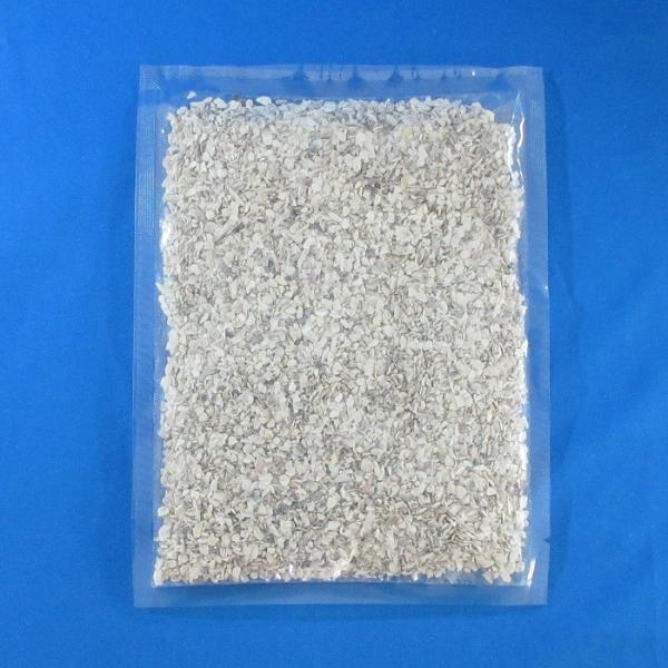 ダンゴに混ぜていただくと重みが出ます。ルアー効果で魚を刺激します。対象魚は、チヌなど。※素手で混ぜる場合は怪我をする恐れがありますので　取り扱いにはご注意ください。内容量：約300g