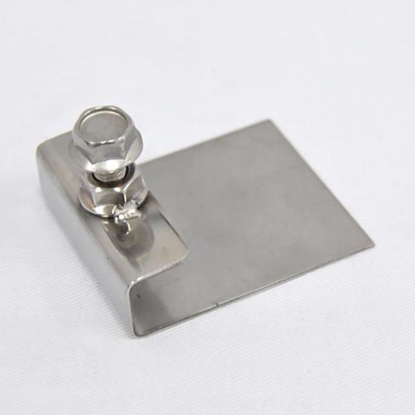 ・　角型ヒッチマウントのガタツキを軽減します。・　2.0ｍｍは、主に　　USヒッチメンバー（2インチ50.4ｍｍ）に　　国産規格（50ｍｍ）の　　マウントを使用したときに出るガタツキを軽減・品番：0211-01