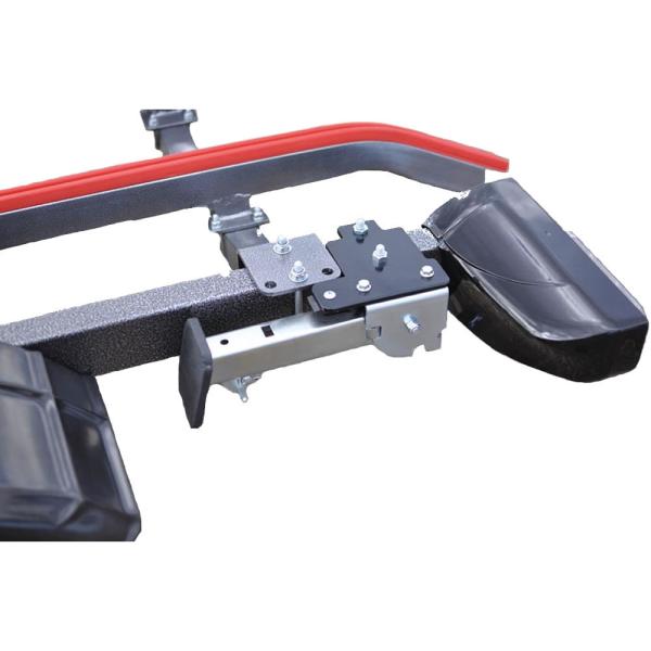 ・　トレーラーの洗車や、　　PWCメンテナンスの際に転倒防止になります・　収納式で手軽に使用できます・　収納時のばたつき防止のため、　　ゴム素材を採用し走行時の静粛性にも優れています・　縦：75mm、横：45mmの角パイプに取付可能 ■　材...