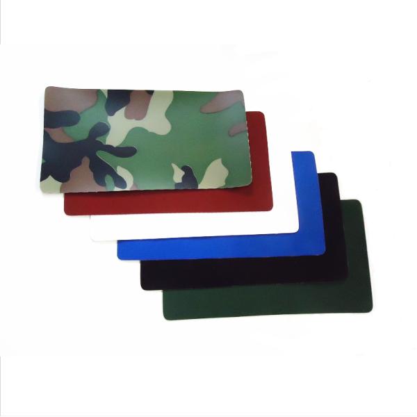 製品に採用している修理や補強に最適な、0.9ｍｍ厚（1000デニールポリエステル）の丈夫な生地です。サイズ：22ｃｍ×12ｃｍ