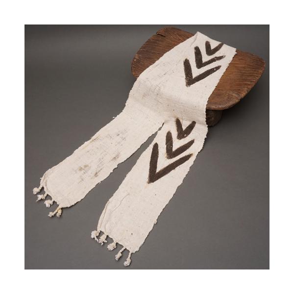 原産国:マリサイズ:長さ152cm　x　幅13cm※在庫が複数ございます。サイズは在庫の中の平均値です。手作りですので物により差があります。ご了承ください。マリ共和国の泥染め帯布「ボゴランフィニ」は、西アフリカに伝わる伝統的な染色技法によっ...