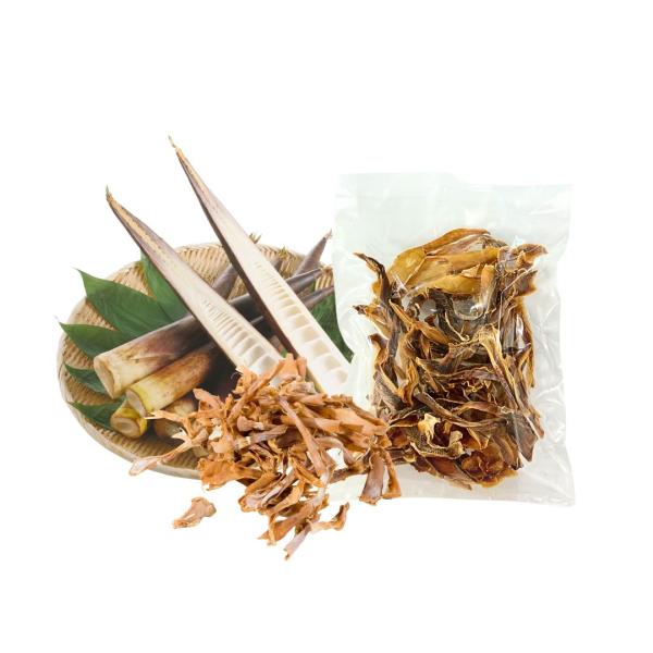 通常のタケノコとは違い、濃縮された旨みと、コリコリした独特の歯ごたえがあります。きんぴら、炊き込みご飯、煮物、カレーなど幅広い料理に使用出来ます。●商品：干し筍（カット）国産●原材料：たけのこ●内容量：20g●保存方法：直射日光を避け、常温...