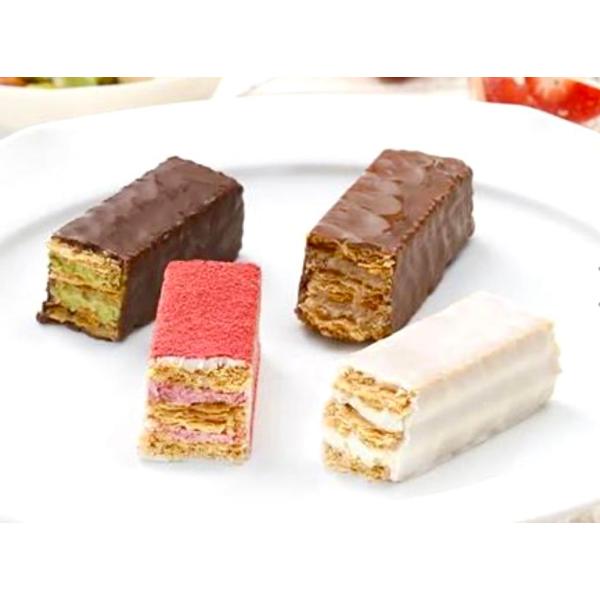 フランセ果実を楽しむ詰め合わせミルフィーユ 8個入り　東京土産　贈り物　プレゼント　ギフト　袋付き★フランセのミルフィーユの味を4種味わえるお得な詰め合わせ！★ピスタチオ、イチゴ、レモン、ジャンドゥーヤの４種のお味！1. 食品のため、ご注文...