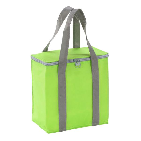 500mlのペットボトルが6本入るカラフルボディーのクーラーバッグ。【商品内容】本体サイズ：210×130×230mm材質：不織布、アルミ蒸着フィルム重量：53g生産国：中華人民共和国【検索ワード】イベント/景品/粗品/集客/プレゼント/ノ...