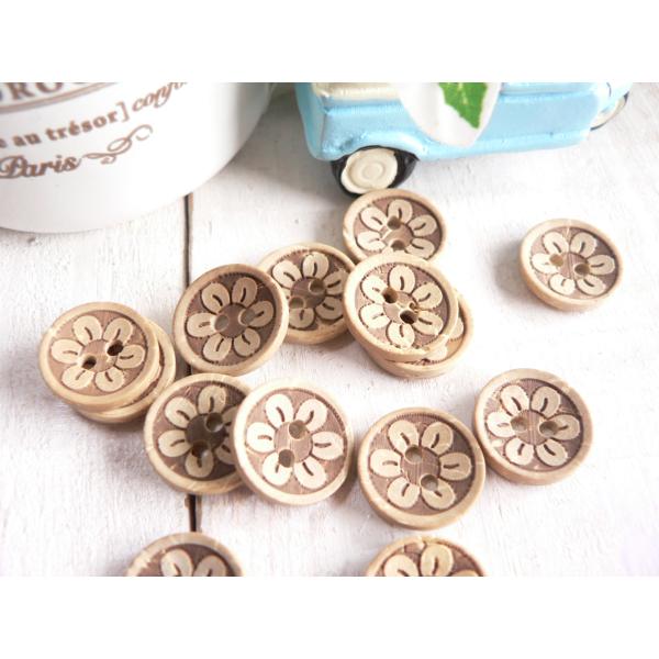 新品素材：ココナッツ＊ココナッツボタンは、いびつ感なども味わいとする特徴があります。ご了承の上ご購入ください。【サイズ】13mm★色柄のあるものは、アソートになりますので、柄はお選びいただけません。　お写真ない柄が入る場合もございます♪☆海...