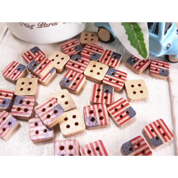 新品素材：ココナッツ＊ココナッツボタンは、いびつ感なども味わいとする特徴があります。ご了承の上ご購入ください。【サイズ】9mm★色柄のあるものは、アソートになりますので、柄はお選びいただけません。　お写真ない柄が入る場合もございます♪☆海外...