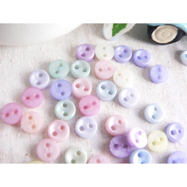 素材：プラスチック【サイズ】直径5mm＊お色はランダムです。お写真にない色が入る、全てのお色が入らない場合もありますのでご了承ください♪☆海外輸入品のため、多少作りが雑な場合(色むら、バリ、個体差など）がございますのでご了承ください。