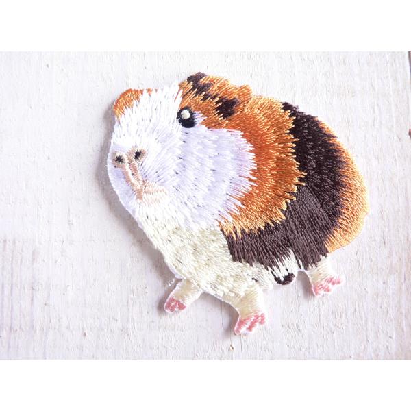 アイロン貼り付けタイプ【サイズ】5.1 ×4.5cm※注意※輸入品のため、小さなほつれや、糸の縫い込などが見られる場合がございます。アイロンで貼れますが、生地によっては剥がれる場合がありますので、必要に応じて縫い付けるなどの処理をお願いいた...