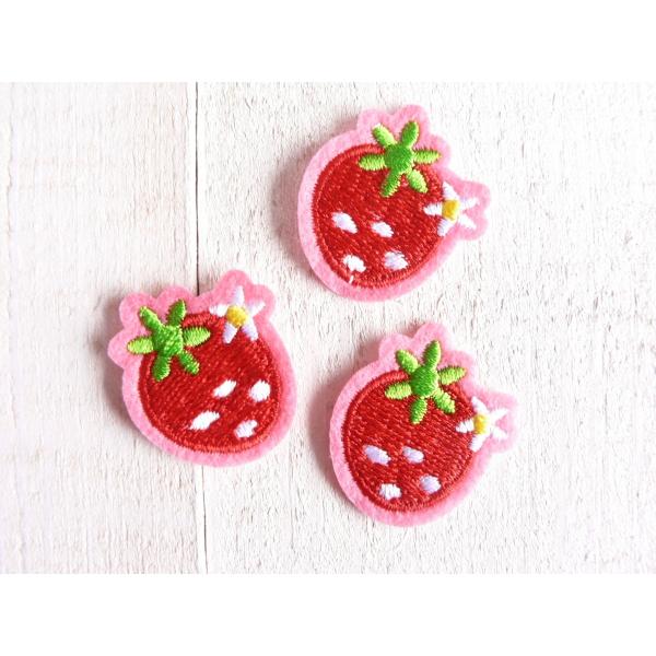 【L-4】食べ物ワッペン　★リバティ生地使用　アイロン　さくらんぼ　いちご L-4】食べ物ワッペン ☆リバティ生地使用 アイロン さくらんぼ いちご