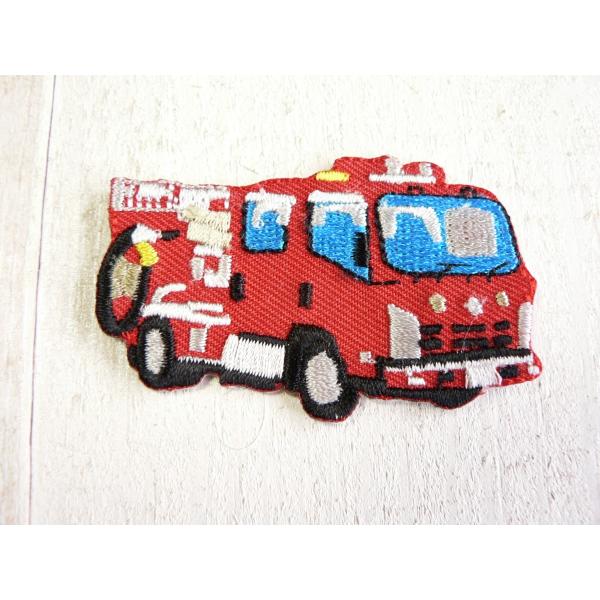 アイロン貼り付けタイプ【サイズ】横：約6ｃｍ×縦：約3.5ｃｍ※注意※輸入品のため、小さなほつれや、糸の縫い込などが見られる場合がございます。アイロンで貼れますが、生地によっては剥がれる場合がありますので、必要に応じて縫い付けるなどの処理を...