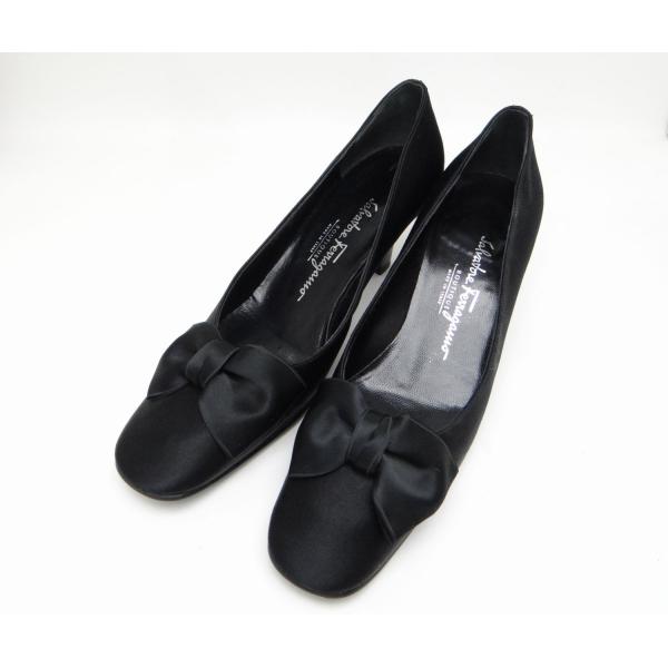 超美品☆Salvatore Ferragamo ヴァラリボン サテンパンプス Salvatore Ferragamo - 【美品】◇フェラガモ◇ ヴァラリボン