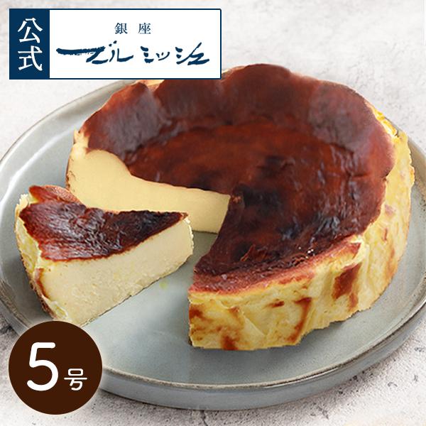 【英国】 パールと透かしのケーキスタンド バタフライ式 英国】 パールと透かしのケーキスタンド バタフライ式 - メルカリ