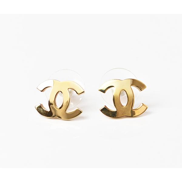 CHANEL シャネル ピアス アクセサリー ミニ CCマーク ゴールド CHANEL シャネル ピアス アクセサリー ミニ CCマーク ゴールド