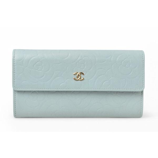 シャネル 財布 CHANEL 長財布 カメリア 型押し  A82283 キャビアスキン ライトスカイブルー/ライトゴールド金具【中古】 CHANEL（シャネル） 財布 長財布 カメリア 型押し A82283 キャビア
