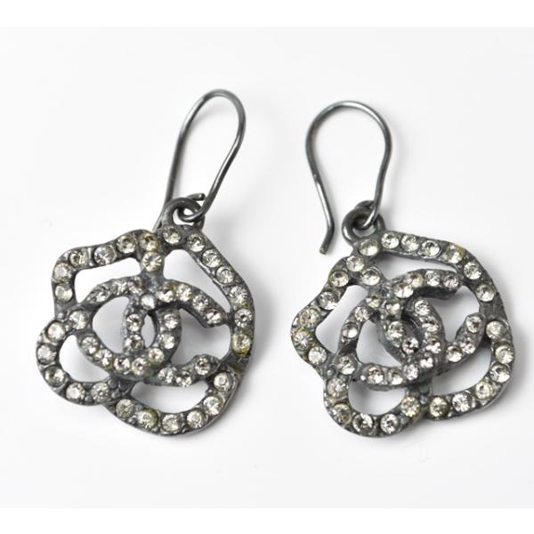 CHANEL カメリア ココマーク ピアス CHANEL（シャネル） ピアス カメリアモチーフ ココマーク ライン