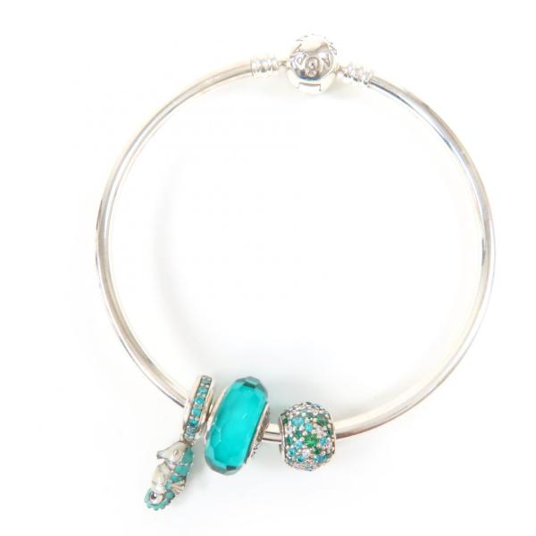 極美品☆PANDORA パンドラ 925 3個チャーム付 バングル ブレスレット 
