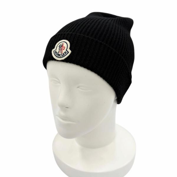 【ほぼ未使用】MONCLER ニット帽　ブラック ロゴワッペン 正規品 MONCLER（モンクレール） 美品◇MONCLER 2022年製 ウール100％ ロゴ