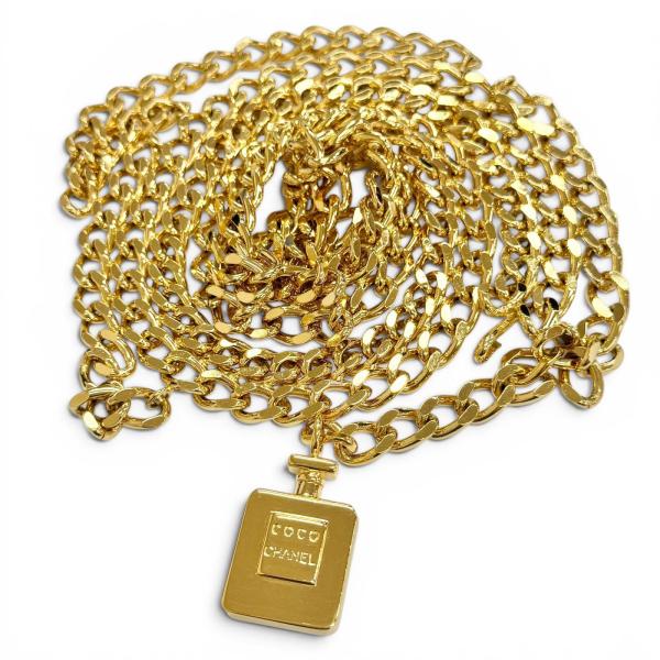 CHANEL（シャネル） 良品△CHANEL ロゴパフュームボトルチャーム