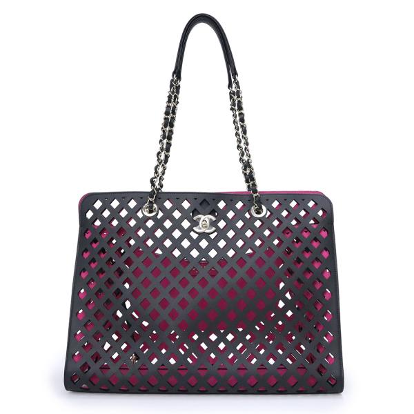 非常に入手困難‼️【非売品  新作シャネルCCログチャーム付き リネン トートバッグ】正規品 CHANEL（シャネル） （未使用 展示品）CHANEL AS2377 パンチングカーフ