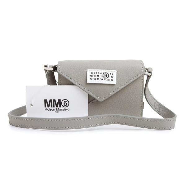 メゾン マルジェラ SB6ZI0006 MM6 エムエムシックス カーフスキン グレー ミニ ポシェット ショルダーバッグ 斜め掛け レザー シルバー金具 Maison Margiela（未使用　展示品） 未使用 展示品）Maison Margiela メゾン マルジェラ SB6ZI0006 MM6