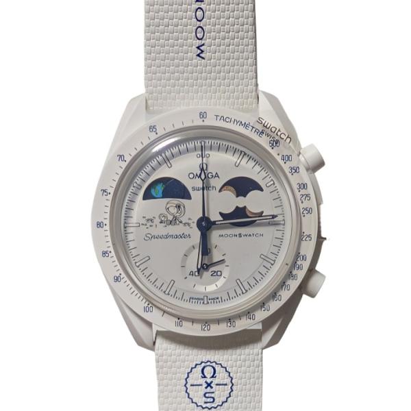 ブランド：スヌーピー×オメガ×スウォッチ　Snoopy×OMEGA×Swatch商品名： 『ミッション・トゥ・ジ・アースフェイズ』 　S033W701型番： S033W701 付属品：箱、説、保、ミニライト 原産国：SWISS サイズ：ケー...