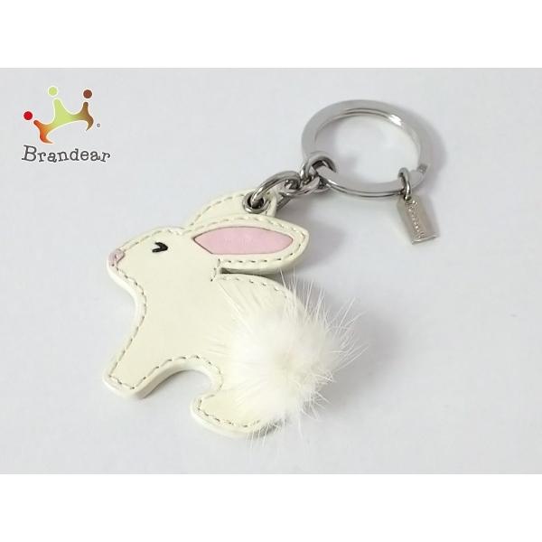 コーチ Coach キーホルダー チャーム 白 ピンク うさぎ レザー 金属素材 値下げ ブランディア ヤフーショップ 通販 Yahoo ショッピング
