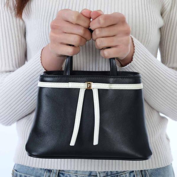 美品　フェラガモ　レザーハンドバッグ　ブラック FERRAGAMO（フェラガモ） 新品・正規品 決算セール☆FERRAGAMO 22 1080