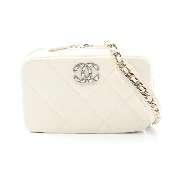 ⭐️美品⭐️CHANEL　マトラッセ　ハンドバッグ　オフホワイト　ラムスキン CHANEL シャネル シャネル19 マトラッセ ブランドオフ レザー