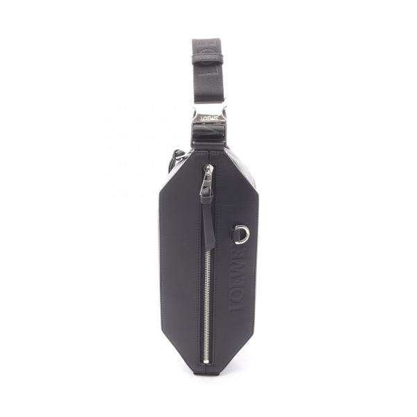 LOEWE ボディバッグ　コンバーチブル　カーフ　レザー　ブラック　極美品 LOEWE（ロエベ） ボディバッグ convertible sling コンバーチブル