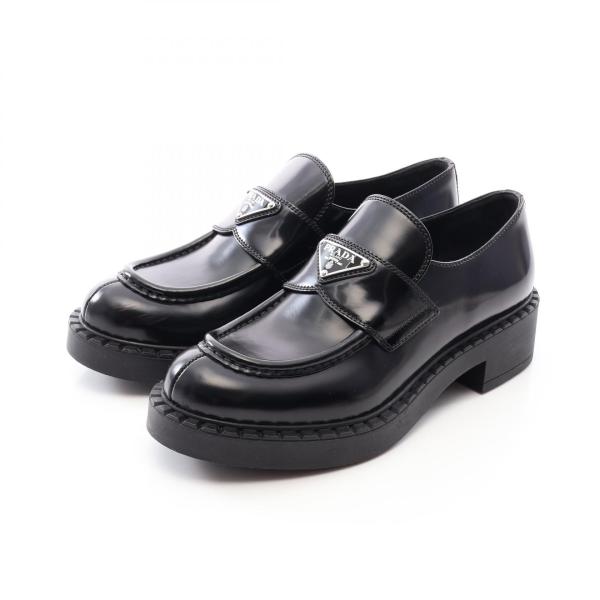 美品 PRADA プラダ ロゴプレート レザー ヒール ローファー 23cm相当 PRADA（プラダ） 三角プレート ブランドオフ レザー ローファー 中古