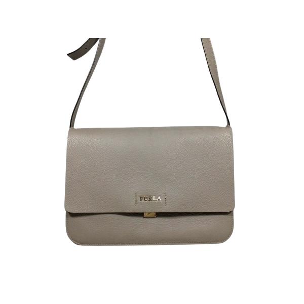 8/29 30当日発送可能 FURLA グレー レザー ショルダーバッグ 8/29 30当日発送可能 FURLA グレー レザー ショルダーバッグ