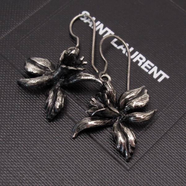 【シルバー】サンローラン　ピアス　片耳 シルバー（銀色）系 Saint Laurent(サンローラン) ピアス