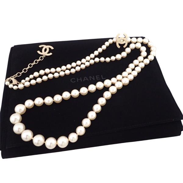 シャネル 休日 Chanel ネックレス ココマーク 定番人気 ホワイトxゴールド パールｘ金属素材