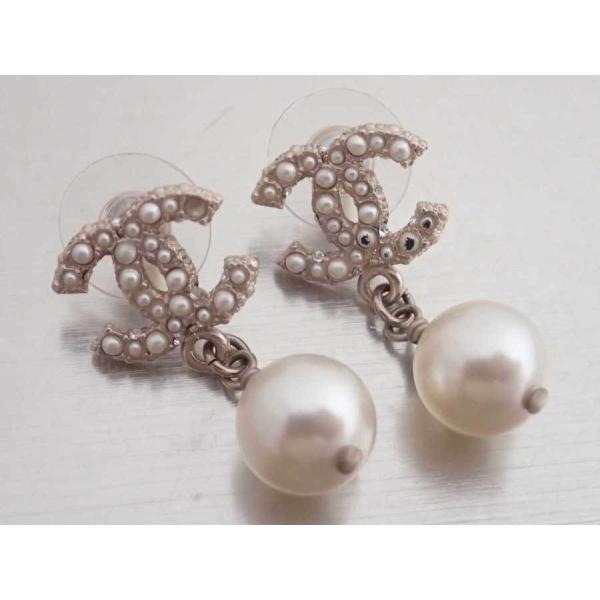 CHANEL ホワイトパール ピアス 2025C シャネル☆ ピアス CCロゴ ホワイトパール (CHANEL/ピアス