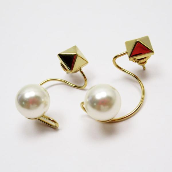 ヴァレンティノ ガラヴァーニ VALENTINO GARAVANI ピアス 金属