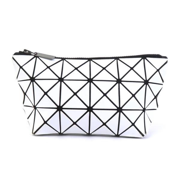 BAOBAO ISSEYMIYAKE バオバオ イッセイミヤケ ポーチ PVC ホワイト