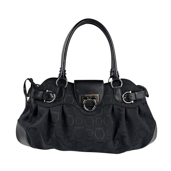 サルヴァトーレフェラガモ Salvatore Ferragamo ショルダーバッグ