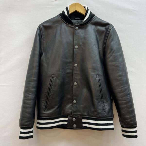 リューグーレザー　牛革　カウレザー　グリーン　ブラック　スタジャン　Lサイズ リューグーレザー 牛革 カウレザー グリーン ブラック スタジャン Lサイズ