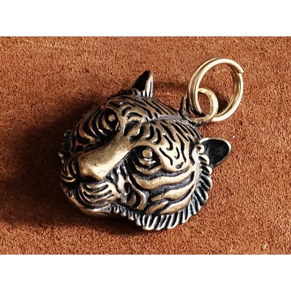 真鍮 キーホルダー（トラ）虎 タイガー 動物 チャーム ペンダント