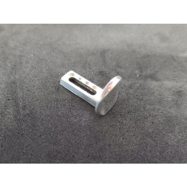 クランポンクラリネット　可動式指掛　部分パーツ安心の純正パーツです。対応機種R-13RCVintageTraditionPrestigeFestivalToscaLegende※当製品は、管楽器技術者が交換作業をするということを想定しており...