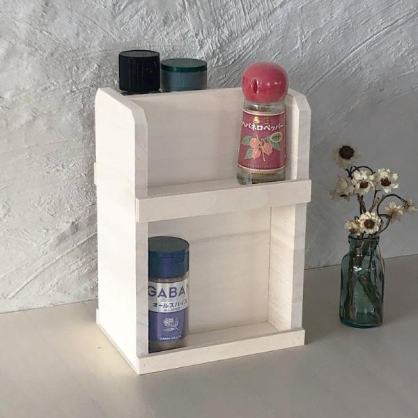 北海道で製作されています。ゴチャゴチャしがちな市販の小さな調味料ボトルもスッキリ収納できますお料理の際によく使う調味料など、一度に収納できて便利です（商品写真では、いろいろなメーカーの　調味料を入れていますので、　サイズの参考にしてください...