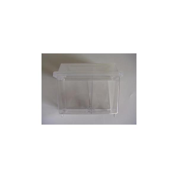 【サイズ】 １８０×１１０×１４０ｍｍＨ 【商品説明】 この容器は、コバエが入りにくいようにフ タに特殊な加工を施しています。 クワガタ、カブト虫の飼育に適した容器で す。