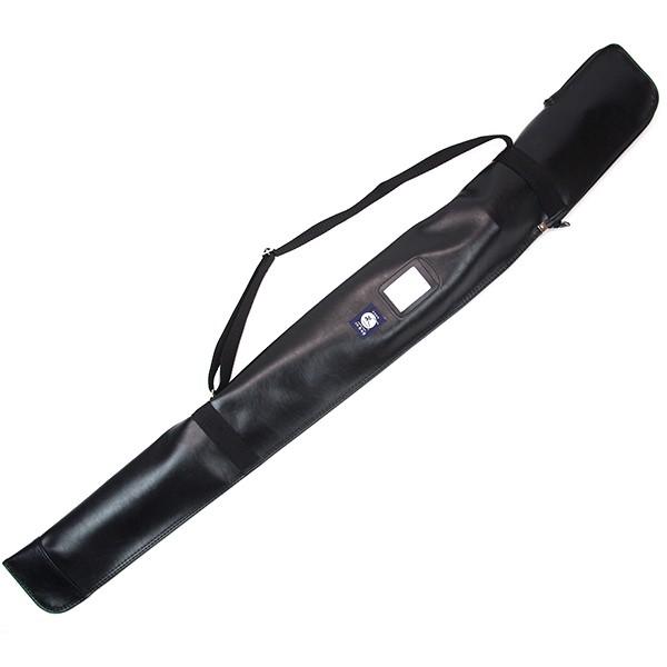 合皮製の刀剣（真剣・居合刀）専用キャリーバッグです。ショルダーストラップもついているので携帯に便利。内ポケットも装備されているので、刀剣油や目釘抜なども忍ばせておける優れものです。全長：約110cm 刀身目安：2尺5寸まで収納可能※柄や鞘が...