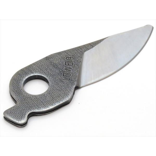 【仕様・規格】LOWE No.９シリーズ専用受刃（9001）LOWE(ライオン)は、。プロが認める 世界でもっともきれいな切り口と軽い切れ味、ドイツ生まれの剪定鋏です。切れ味に裏付けられ世界中で永年にわたり愛されています。切れ味の秘密である...